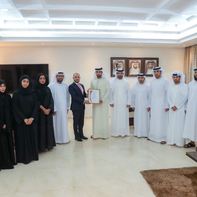 بلدية عجمان تحصد شهادة ISO 20400=2017 الخاصة بإدارة المشتريات المستدامة وسلاسل التوريد