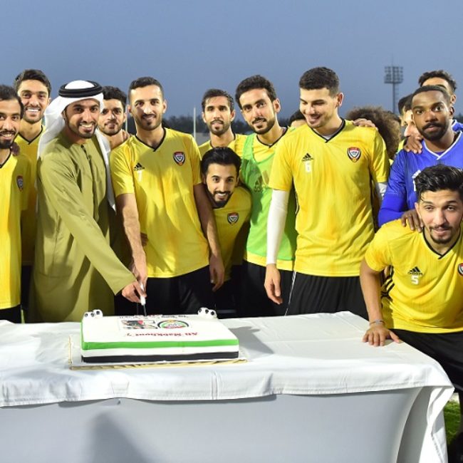 راشد بن حميد يشهد تدريبات منتخبنا الوطني