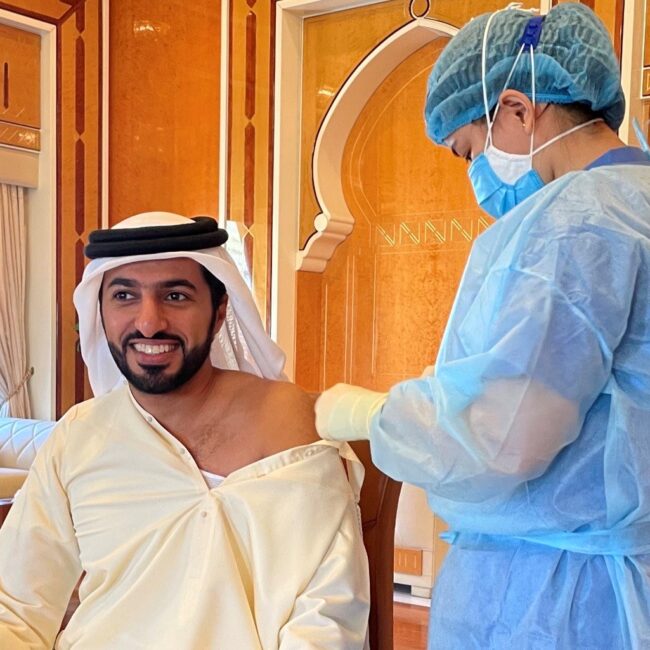 راشد النعيمي يتلقى الجرعة الثانية من لقاح “كوفيد-19”