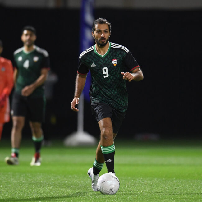 راشد بن حميد وجياني انفانتينو في مباراة استعراضية في دبي