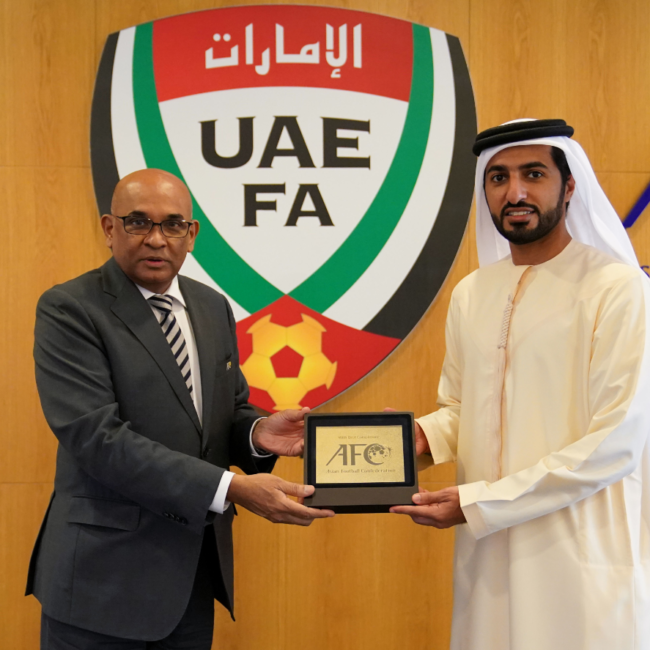 راشد بن حميد يلتقي الأمين العام للاتحاد الآسيوي في دبي