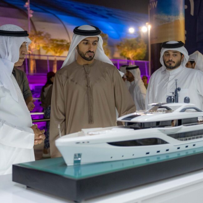راشد بن حميد يزور معرض دبي للقوارب 2023