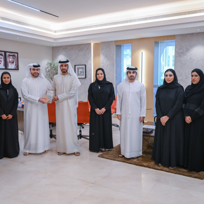 راشد بن حميد يتسلّم جائزة “الجهة الرائدة في تمكين أصحاب الهمم” من Global ESG Awards حصدتها بلدية عجمان